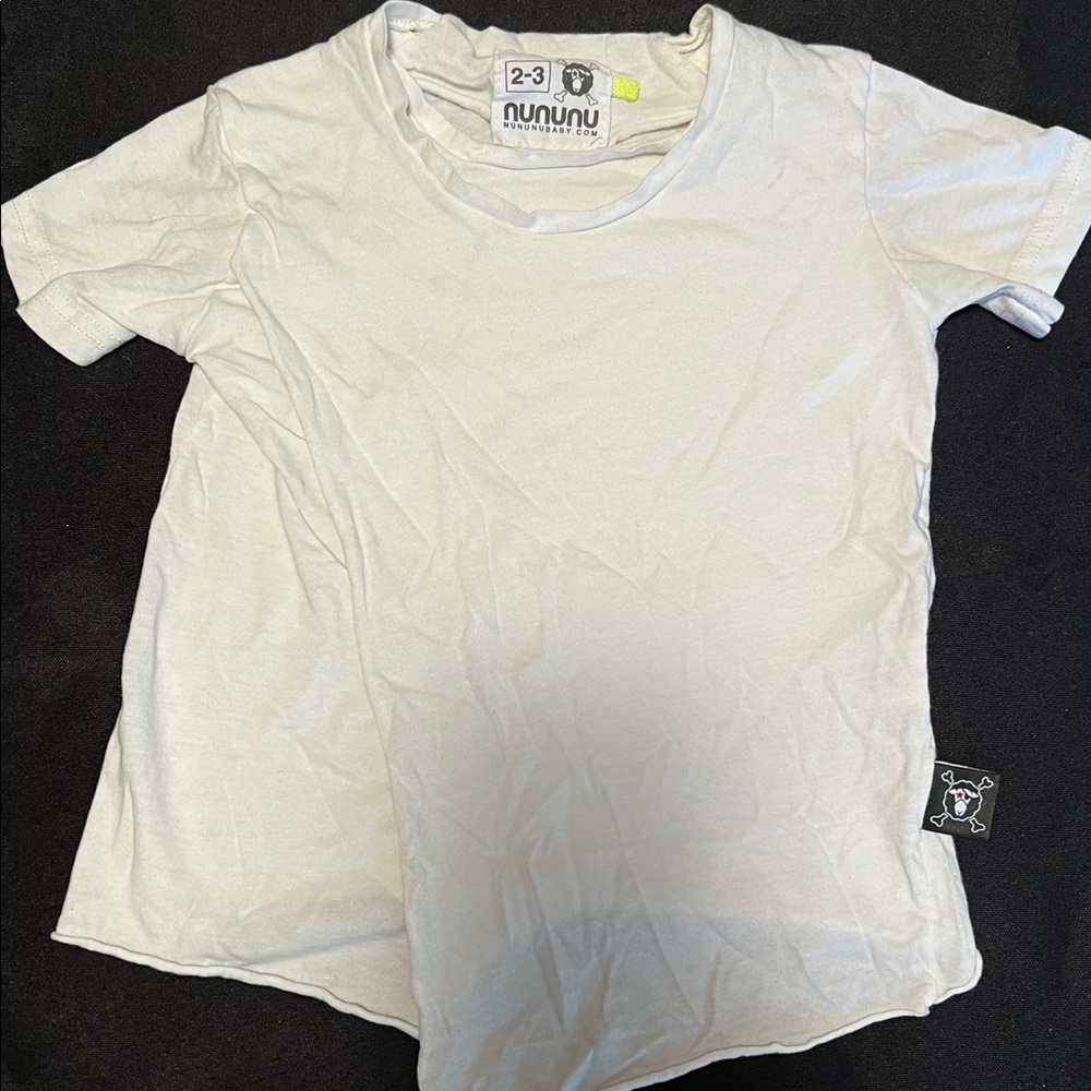 Nununu tee
